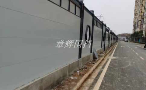 簡易圍擋的防風(fēng)、防雨等功能如何保障？