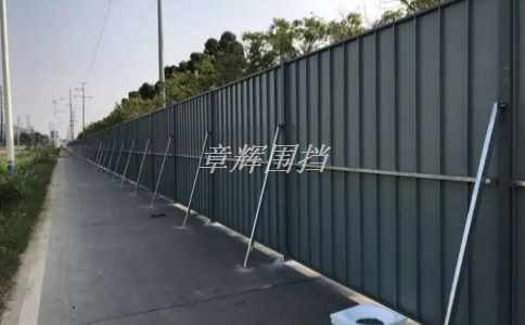 如何避免簡易圍擋對于臨時停車場和活動現(xiàn)場造成不良影響？（簡易圍擋在臨時場所中的環(huán)保問題探討）