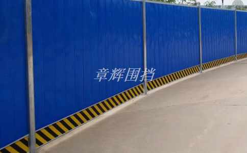 如何通過簡易圍擋來完成對停車場或活動現(xiàn)場的布局設(shè)計？（簡易圍擋在臨時場所中的布置技巧）