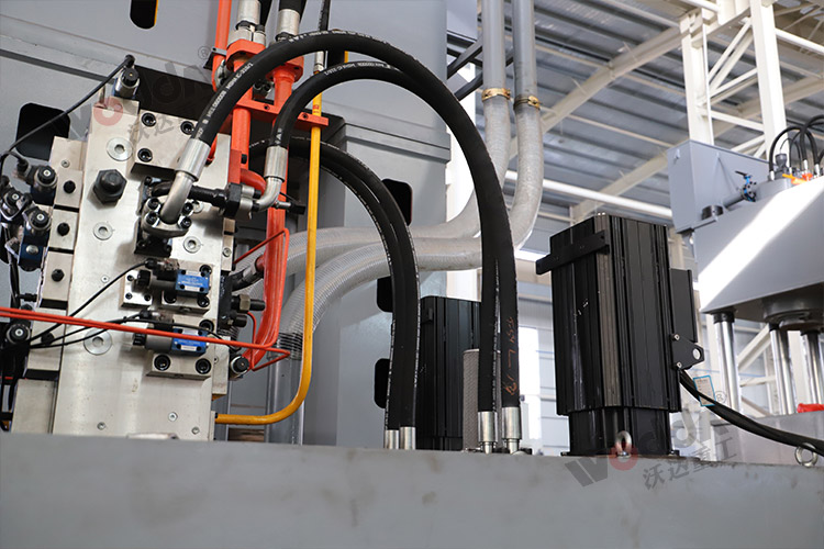 2000噸框架液壓機（插裝閥、伺服電機）