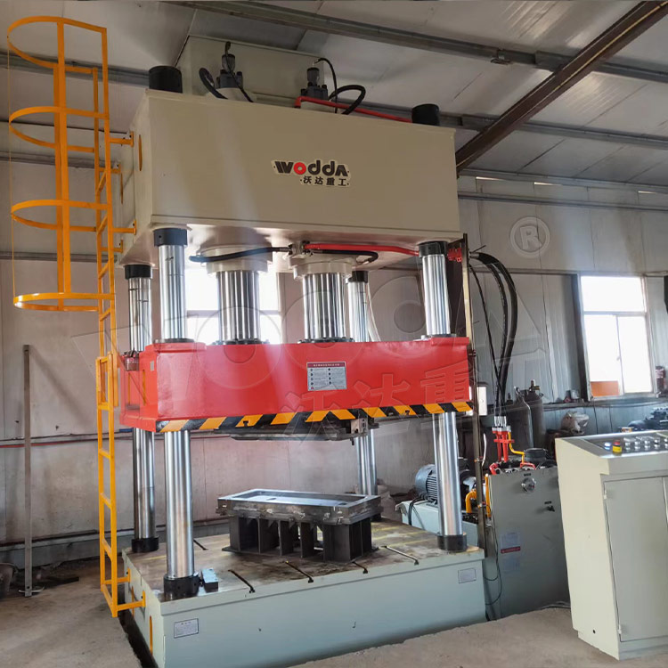 400噸雙缸四柱液壓機(jī) 400噸雙缸四柱液壓機(jī)